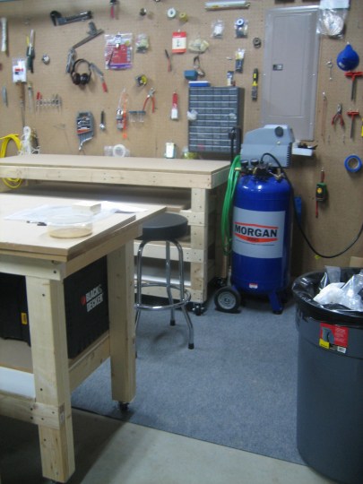See the nice workbench in the background? That's the new one.